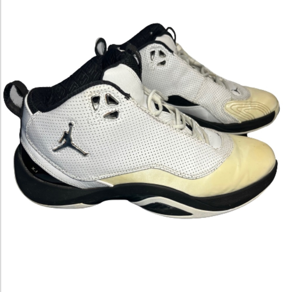 Jordan Dentro 2008 Vintage White Black Basketball Sneakers Men's Size 10.5